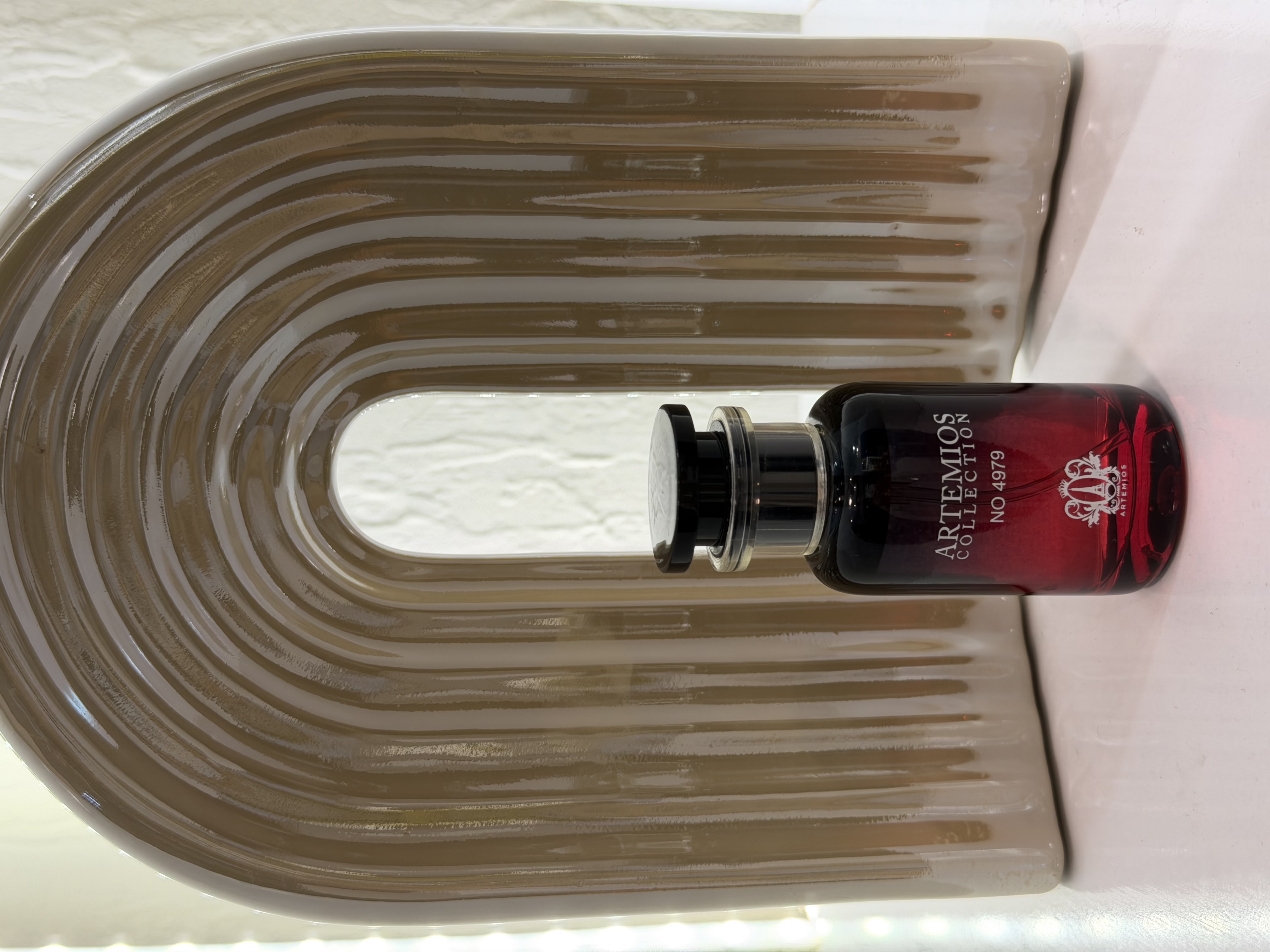 عطر مینی اویی ویتون امبر نومد ۲۵ میل شرکت ارتیمیوس کد ۴۹۷۹