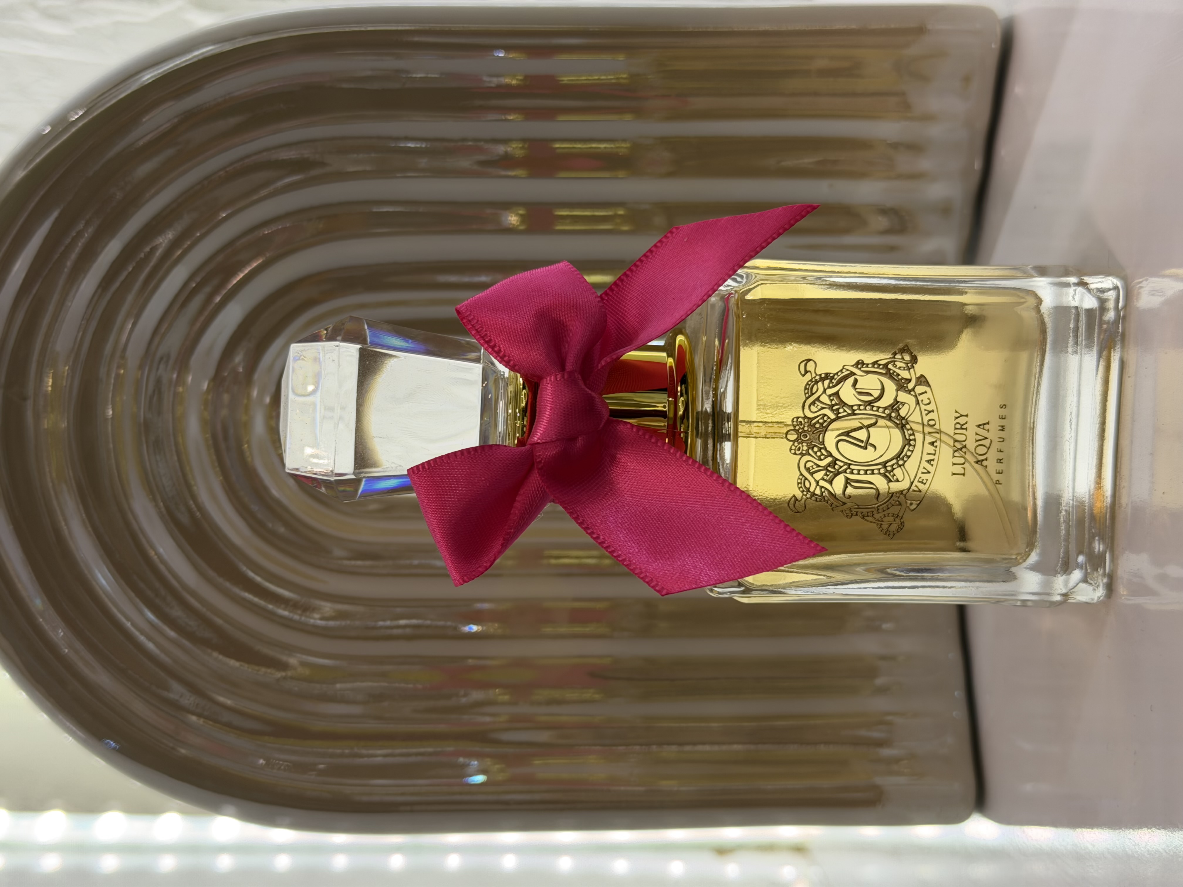 عطر جویسی کوتور ویوالا جویسی(ویوالا جویسی صورتی) ۵۰ میل لاکچری آکوا